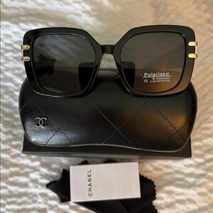 CHANEL Elegant Black Sunglasses Polarized.